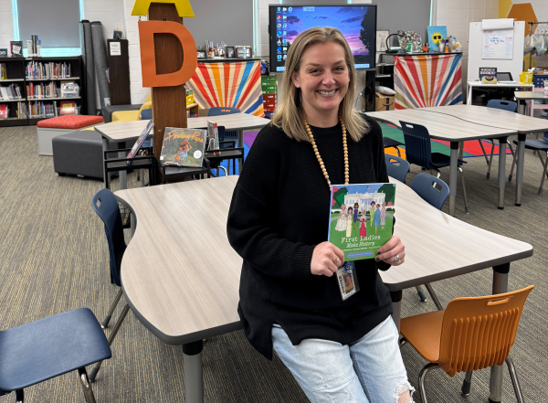  Sunshine Elementary named as a recipient of the Laura Bush Foundation for America’s Libraries Grant